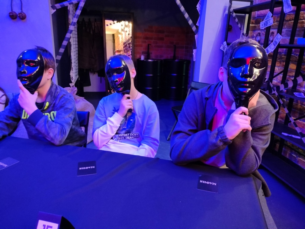 MwnFri8kWBo.jpg