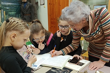 Окунуться в мир камнерезного искусства